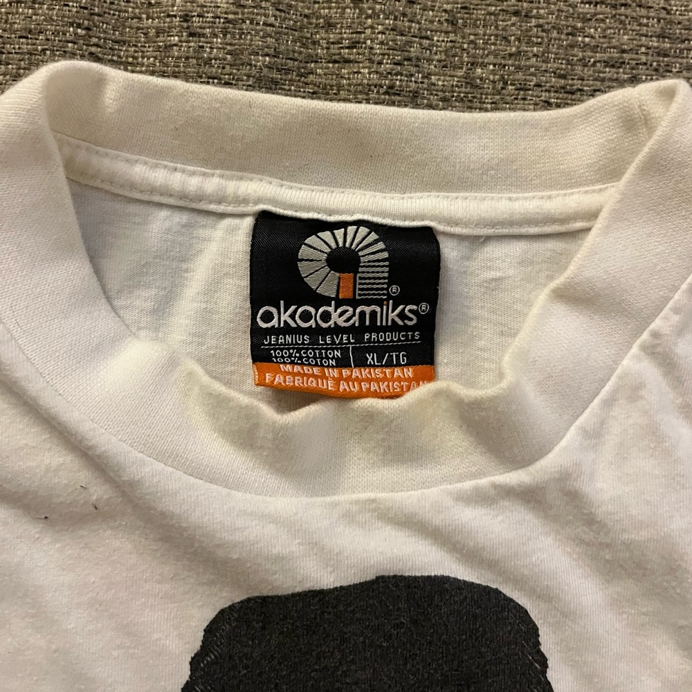 Retro Akademiks Tee / 00’s vintage good condition